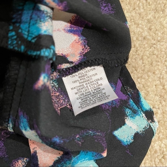 Boutique Blouse - Picture 6 of 7